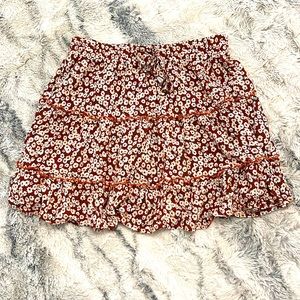 Shein Women’s Floral Mini Skirt, Size M, Excellent Condition!! Cute!!